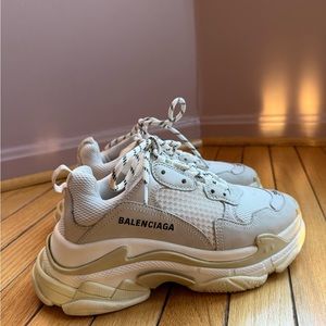 Balenciaga Sneakers in Cream and White